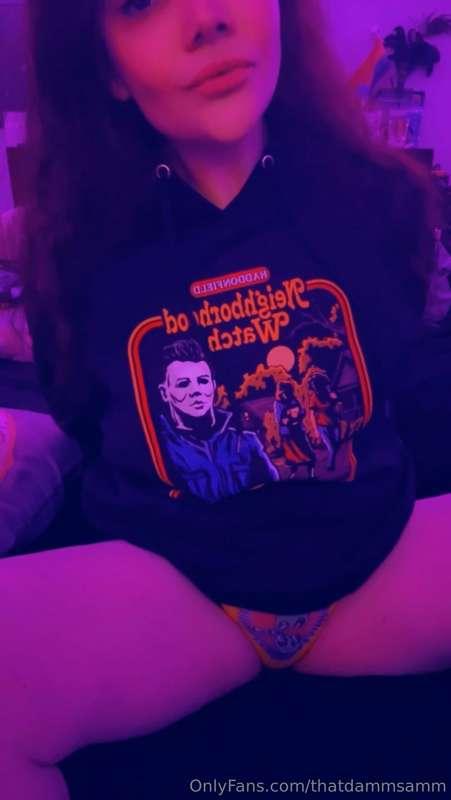 Day 6 of Horror Week 🖤 

Classic 1978 Halloween or Rob Zombi..