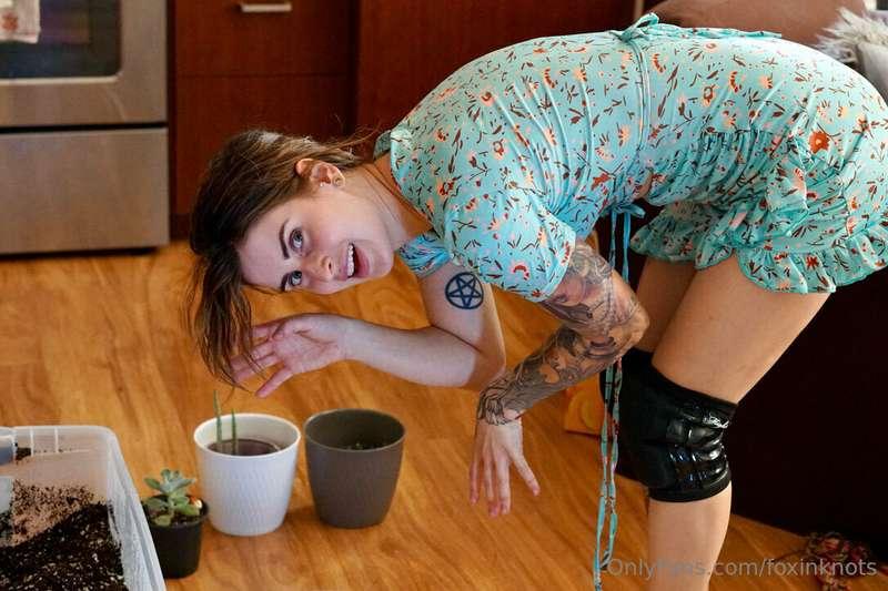Casual stripper hobbies: repotting plants and going panty-le..