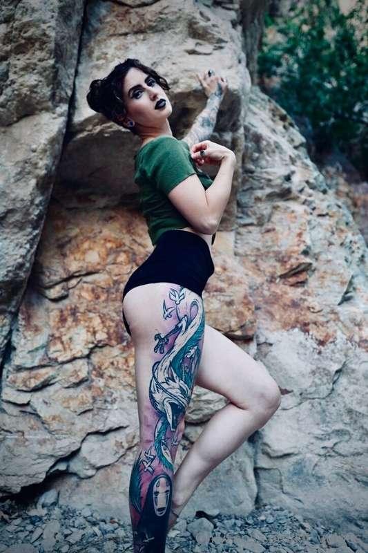 Babe... I'd love to take special bootylicious pics for you i..