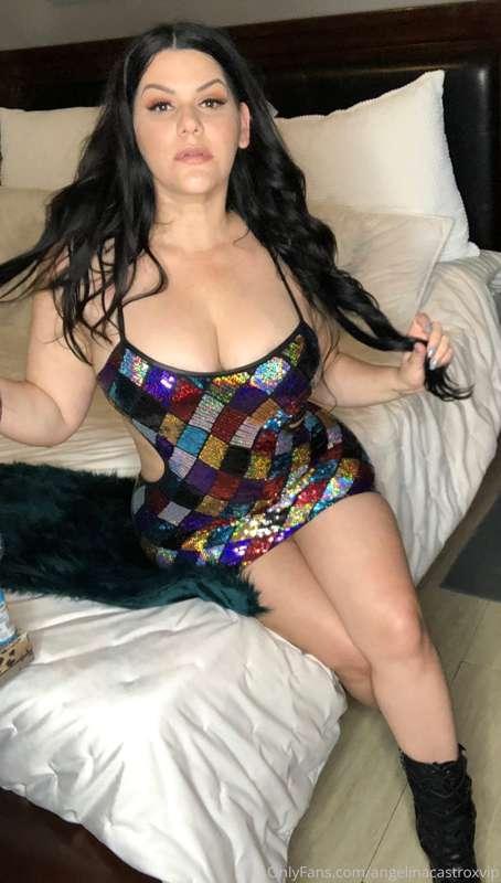 Cam shows till 9pm papi wanna private show? Message me