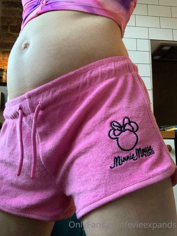 A little round belly day today 😊