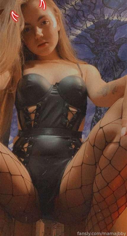 ryliefoxx image #8