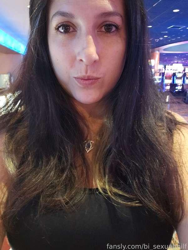 bi_sexualmilf image #1