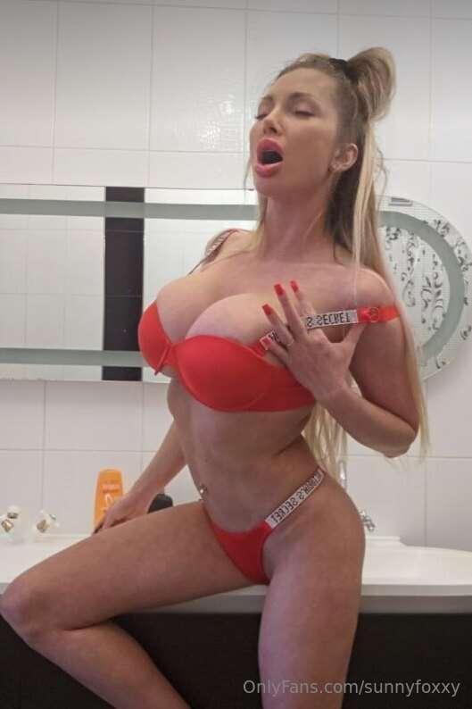 She's online and waiting for you @eva_belfort💕
This horny be..