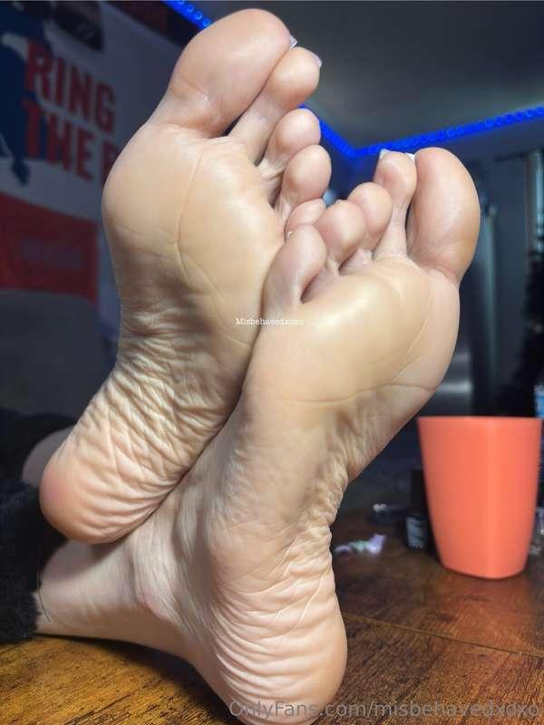 I’m sure my perfect meaty soft crossed soles & pretty purple..