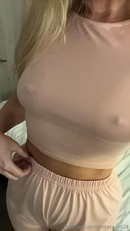It’s a bit nippy this morning 👀 x