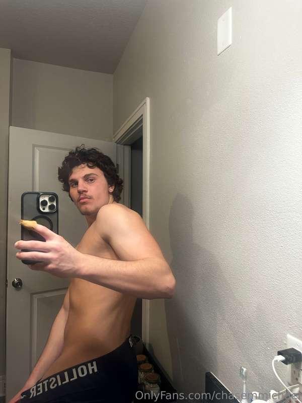 Come show me some attention and message me🥰