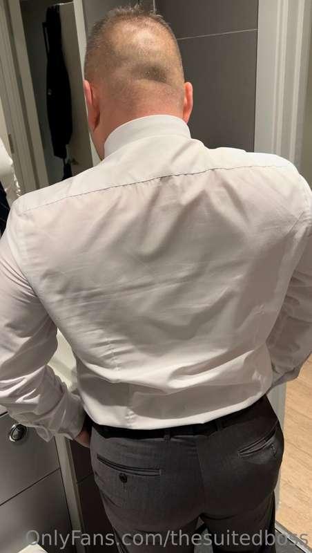 thesuitedboss image #0