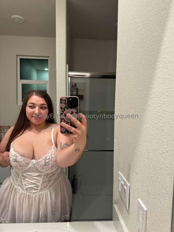 bootynbodyqueen image #3