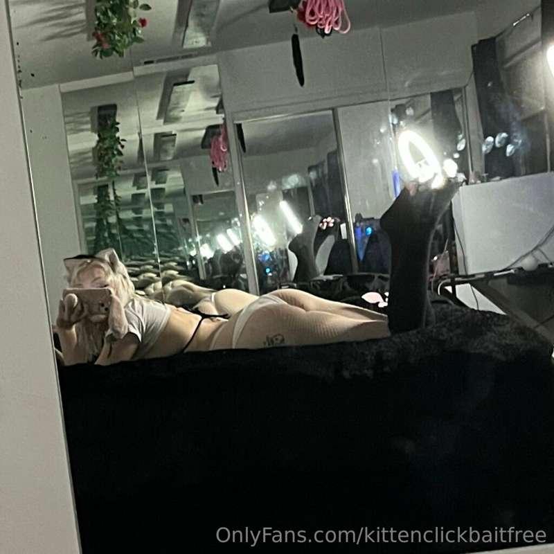 Behind the scenes
(Get behind me please)