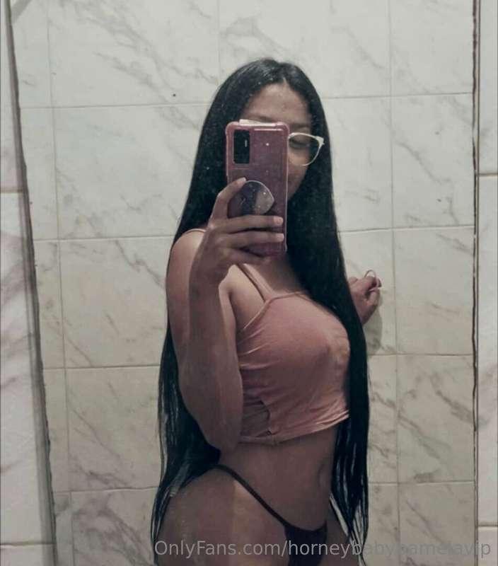 Your favorite brunette 😍