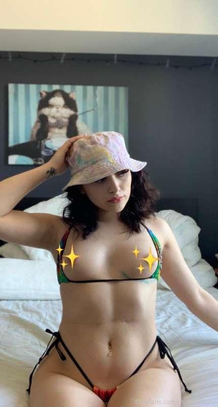 Main is on sale for $5 👀🥰 onlyfans.com/aprilrayne