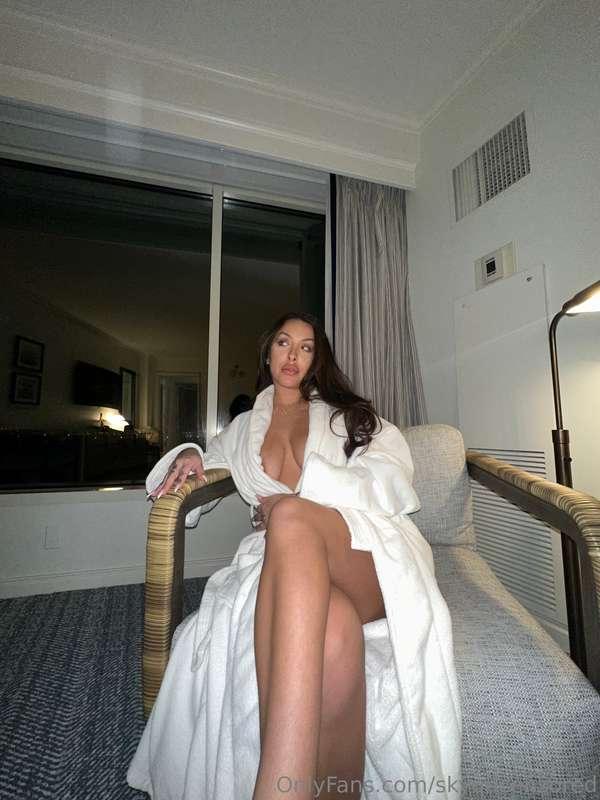 Just a pretty girl doing pretty girl things✨