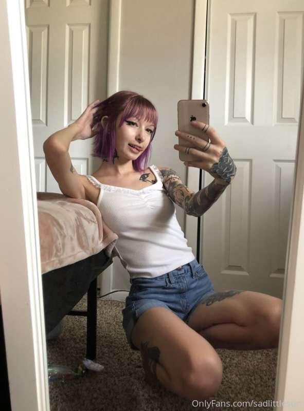 here’s some lewds of my boobs !! i have been trying to do li..