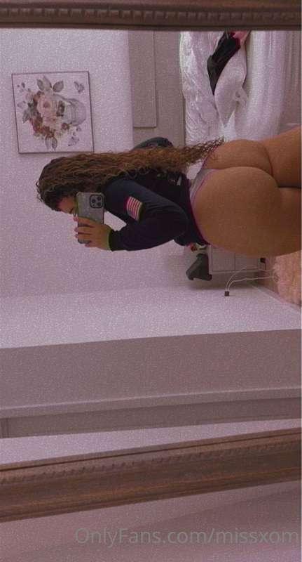 A booty a day keeps the bloodpressure at bay, that's how it ..