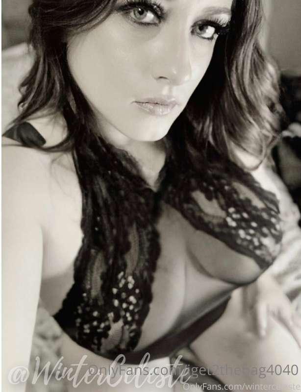1st ROUND BEST BLACK/WHITE PHOTO!!! Vote for best black/whit..