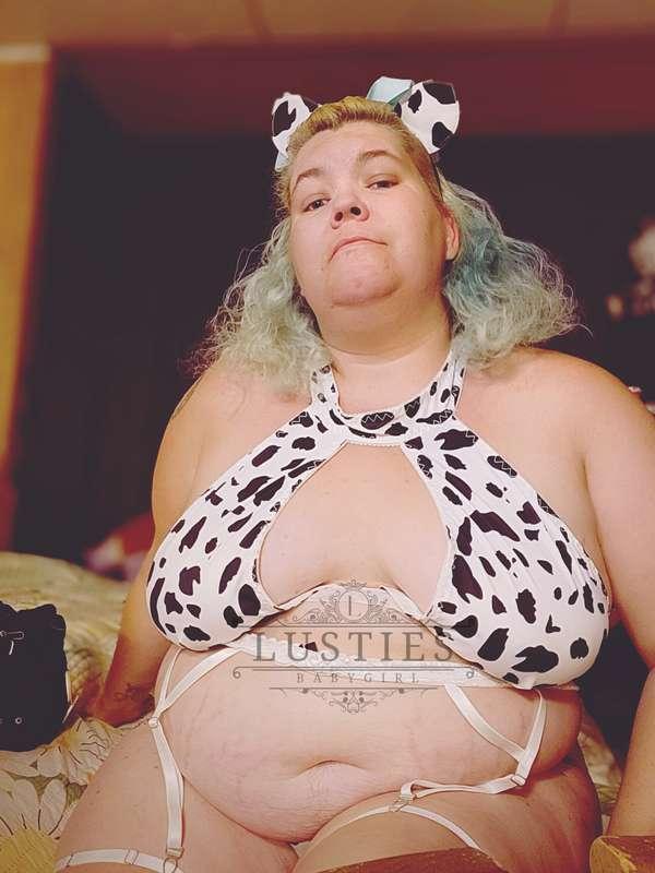 Hot damn! The milk maid is back in action! I'll be doing a s..