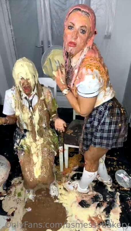 bsmessybakery image #0