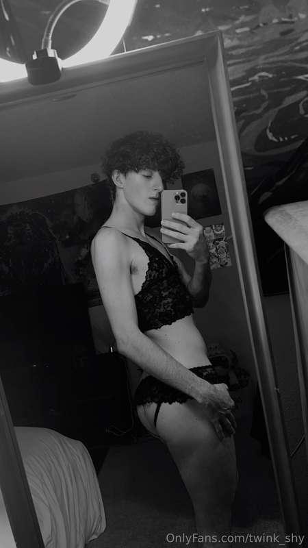 twink_shy image #9