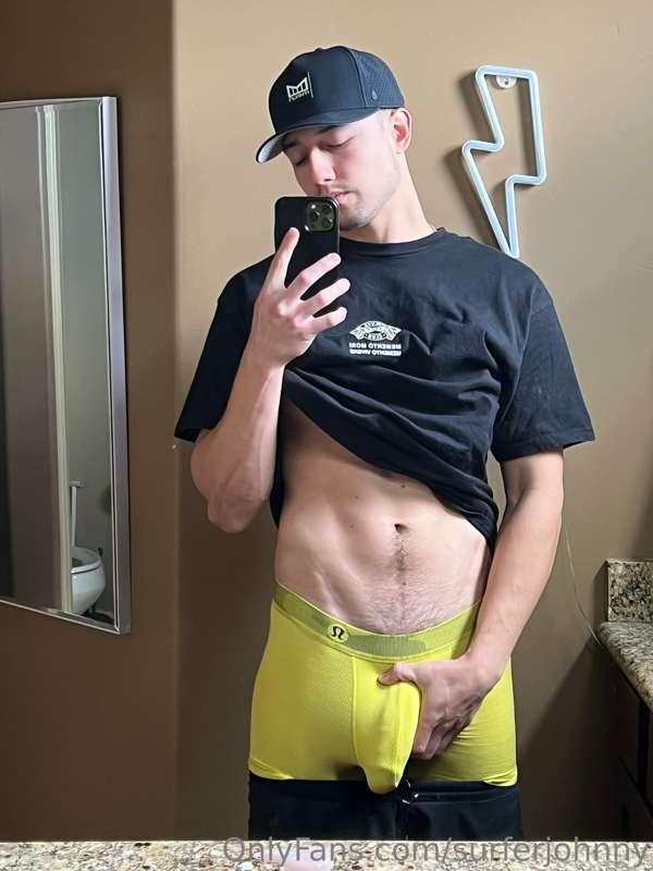 Yellow typa day