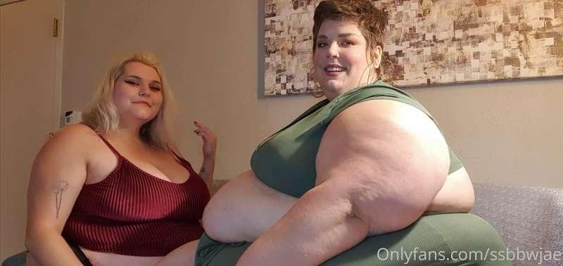 Some stills from a video I shot with Ivy (@peachybabyy)! New..