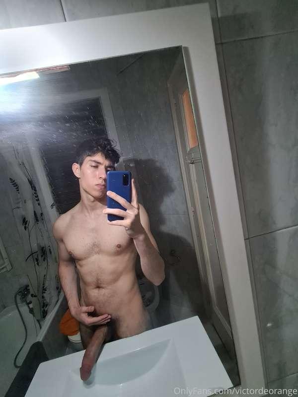It looks like the only part I am tanning is the cock🤣