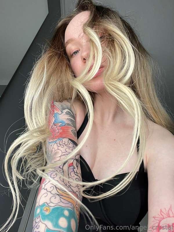 My firm ass and firm breasts look incredibly sexy in this li..