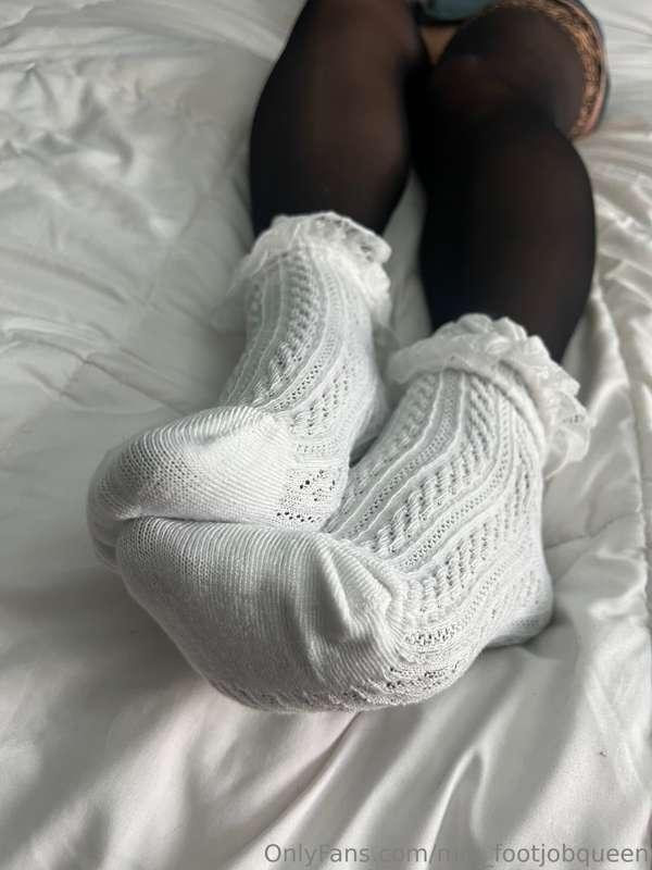 mrs_footjobqueen image #11