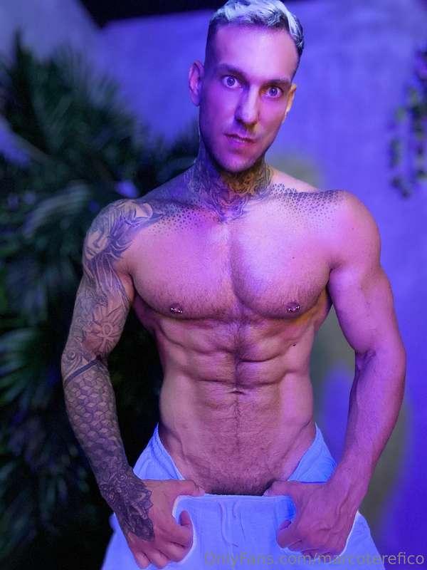 If you think buffalo chicken wings are hot, you should try m..