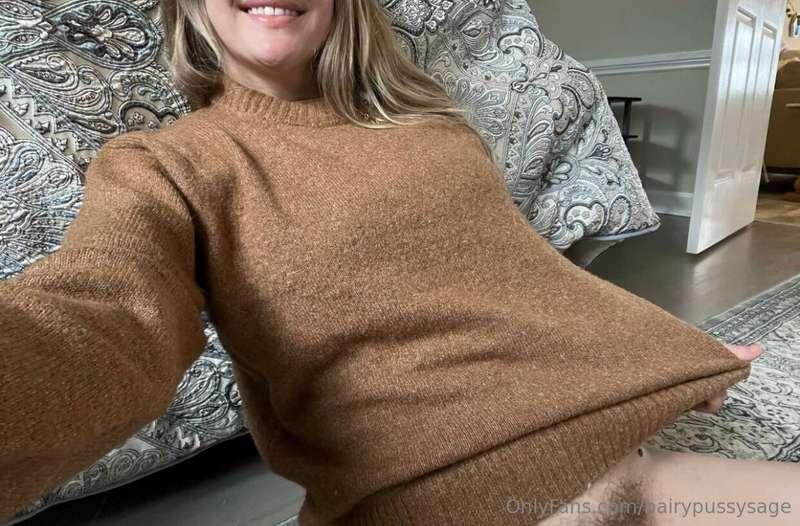 I need your cock here to cuddle my pussy🥵