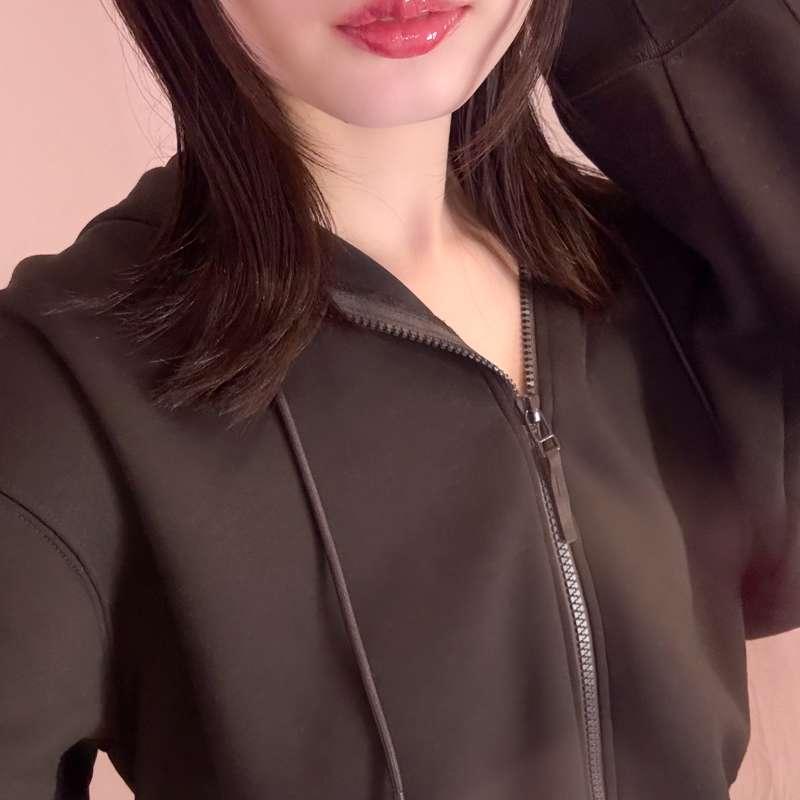 💇‍♀️✌️