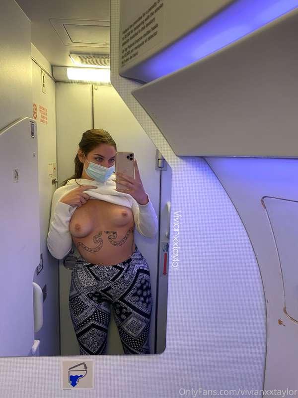 Airplane nudes ☺️