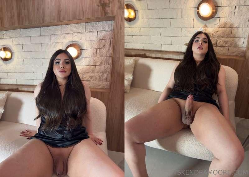 ⚠️💦 SHE HAS THE THICKEST DICK AND THE BIGGEST CUM😈➡️ @THEANG..