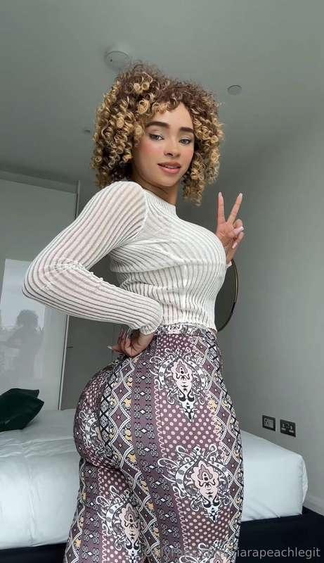 My go to pose✌🏽