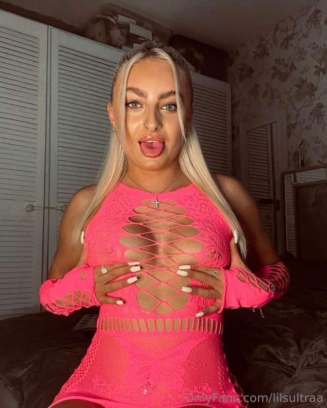 Wanna play with my 🍒