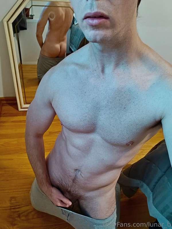 My attempt at giving you a double thirst trap on thirsty thu..
