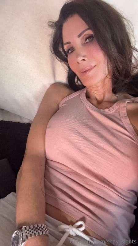 Feeling cozy... Care to join me? 😏