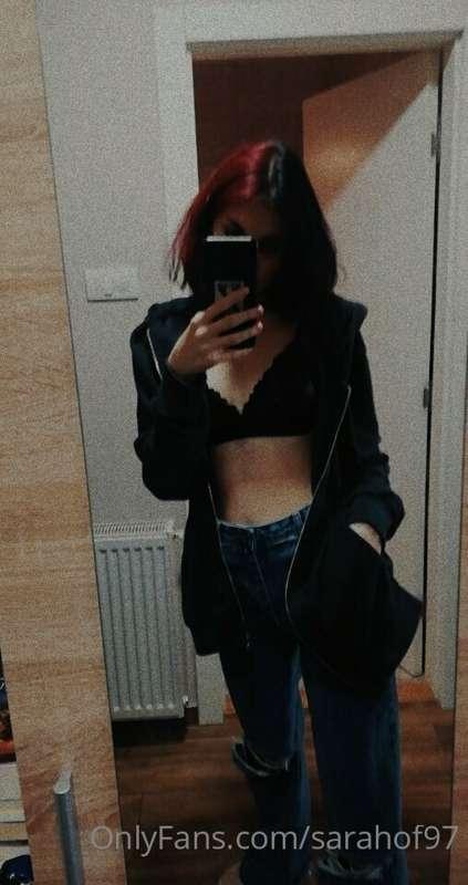 A normal mirror selfie on my VIP demand😎😎