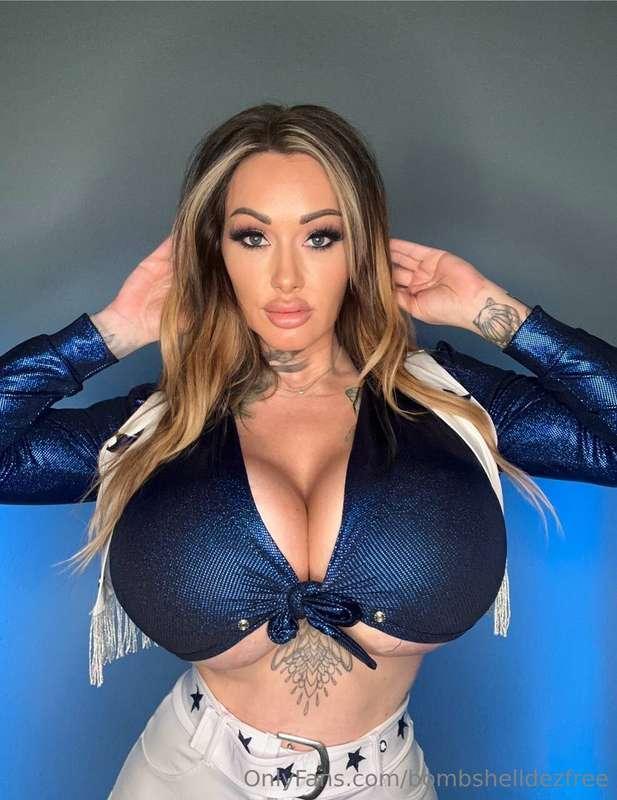 hands in my hair go ahead and grab a handful I like it a bit..