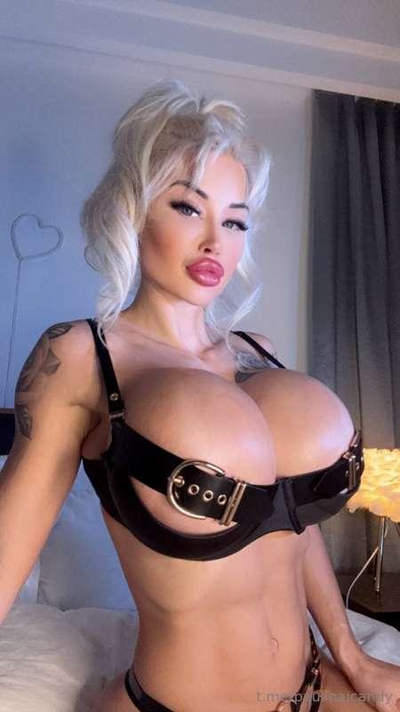 Wanna see me in action? 🎥 $35 gets you my hottest personal v..