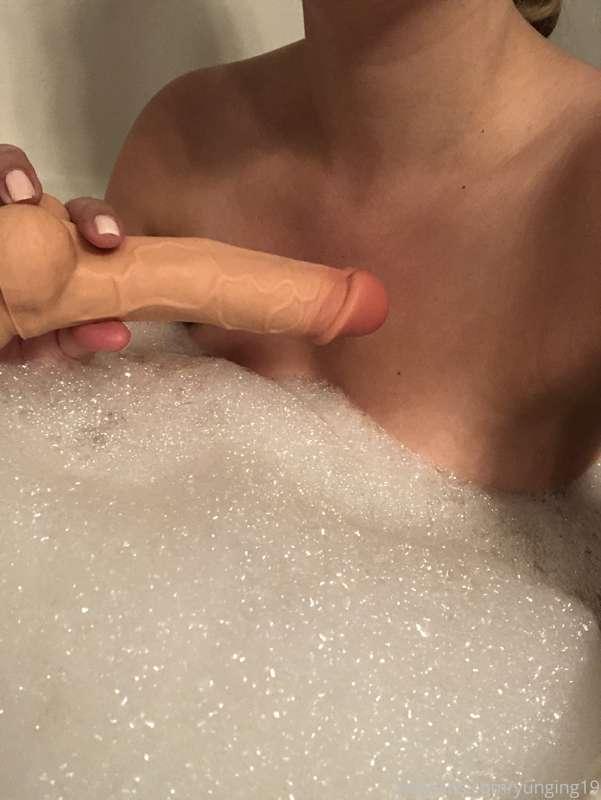 Ooh getting all hot in the bath... wanna see the other pics ..