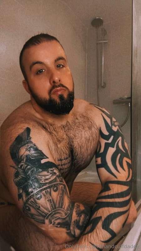 Hairy and beefy 🐻