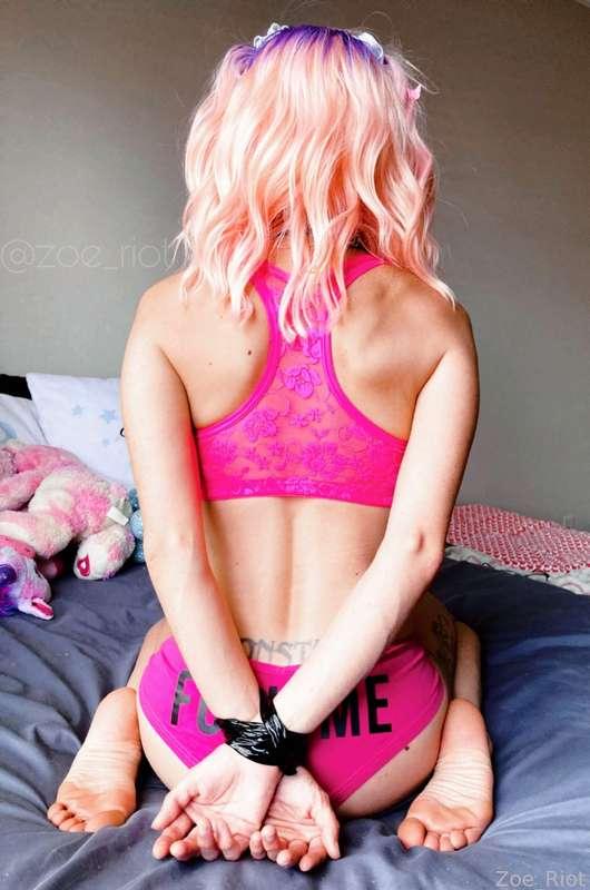 zoe_riot image #22
