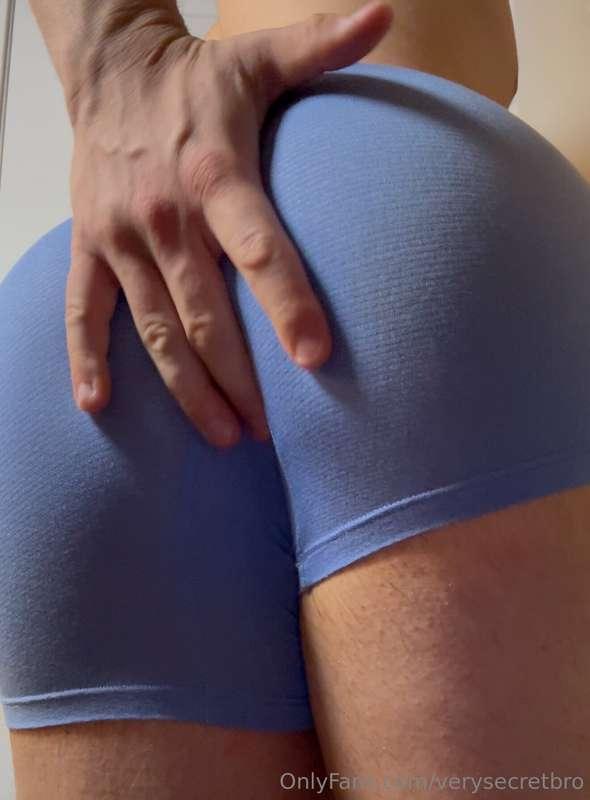 i need someone to fill this sweaty hole after my lift leg se..