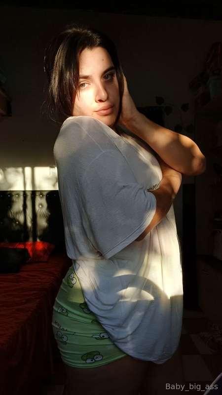GOLDEN HOUR