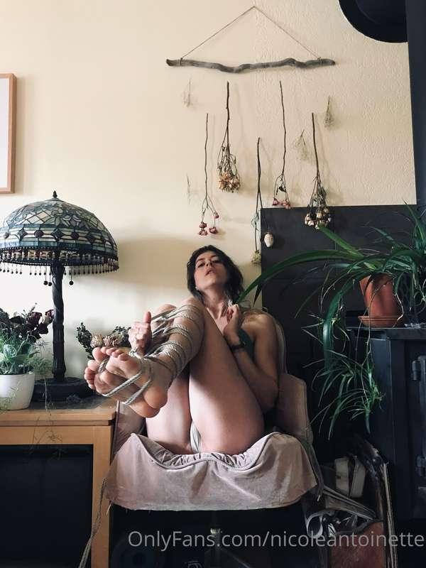 legs tied up. more photos with less clothes if you ask me ni..
