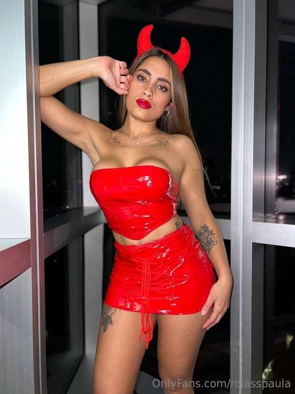 Let me be your sexy and naughty little devil, write to me an..