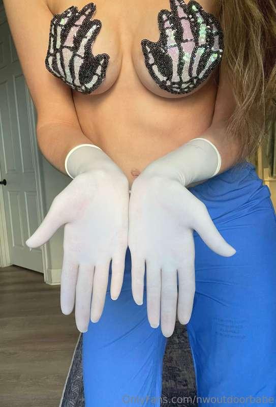 It’s ALMOST Halloween. 🎃

Check your DMs for a little spooky..