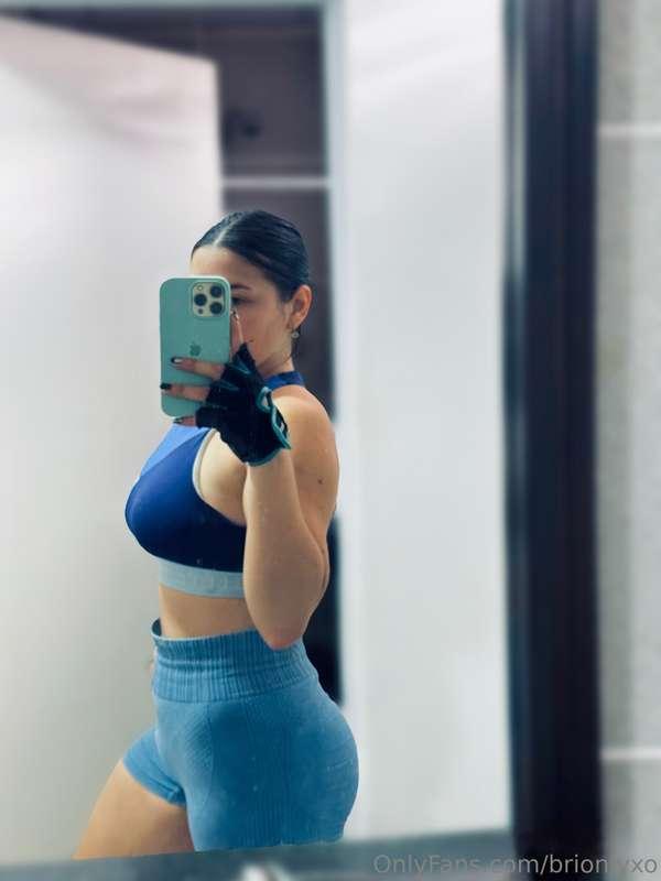 Excuse me while I flaunt my hot 🔥 body😉