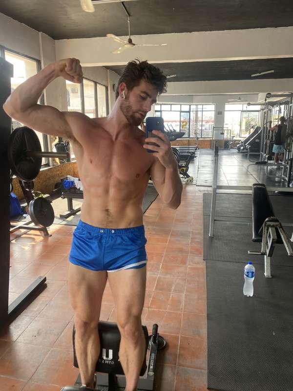 what do u guys wanna see more of for the new year? don't be ..